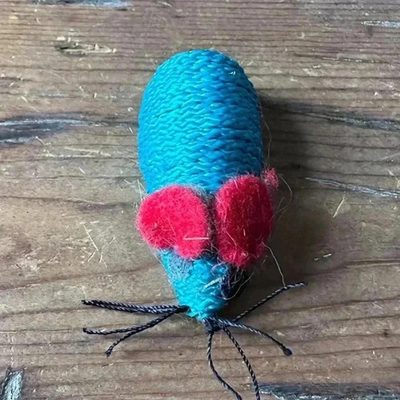 Turquoise Textured Cat Toy Mouse NWOT - Picture 2 of 2